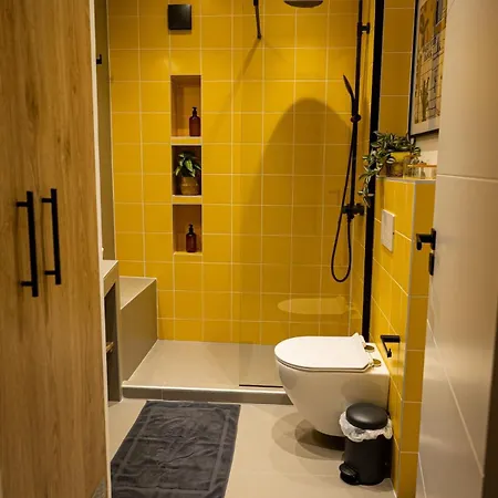 Yellow - Tsimiski & Aristotle Center Apartment *