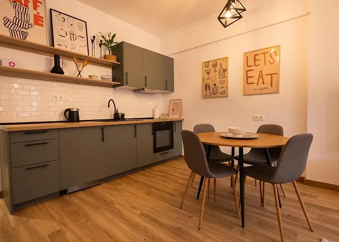 Yellow - Tsimiski & Aristotle Center Апартаменты